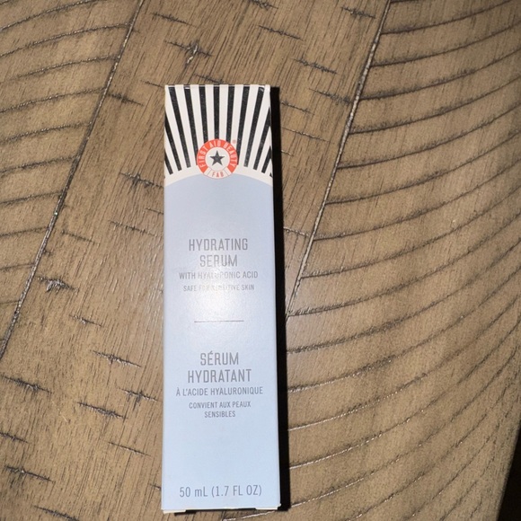 First Aid Beauty Hydrating Serum - Blue and White - Picture 1 of 4